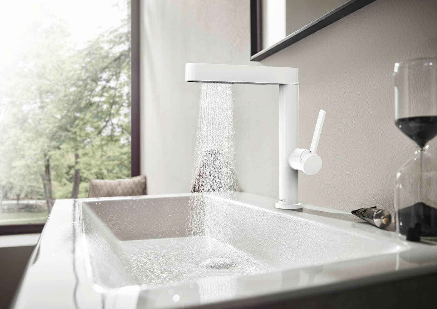Mitigeur de lavabo Hansgrohe Finoris 230 avec douchette extractible 2 jets et bonde push-open en blanc mat - vue 4