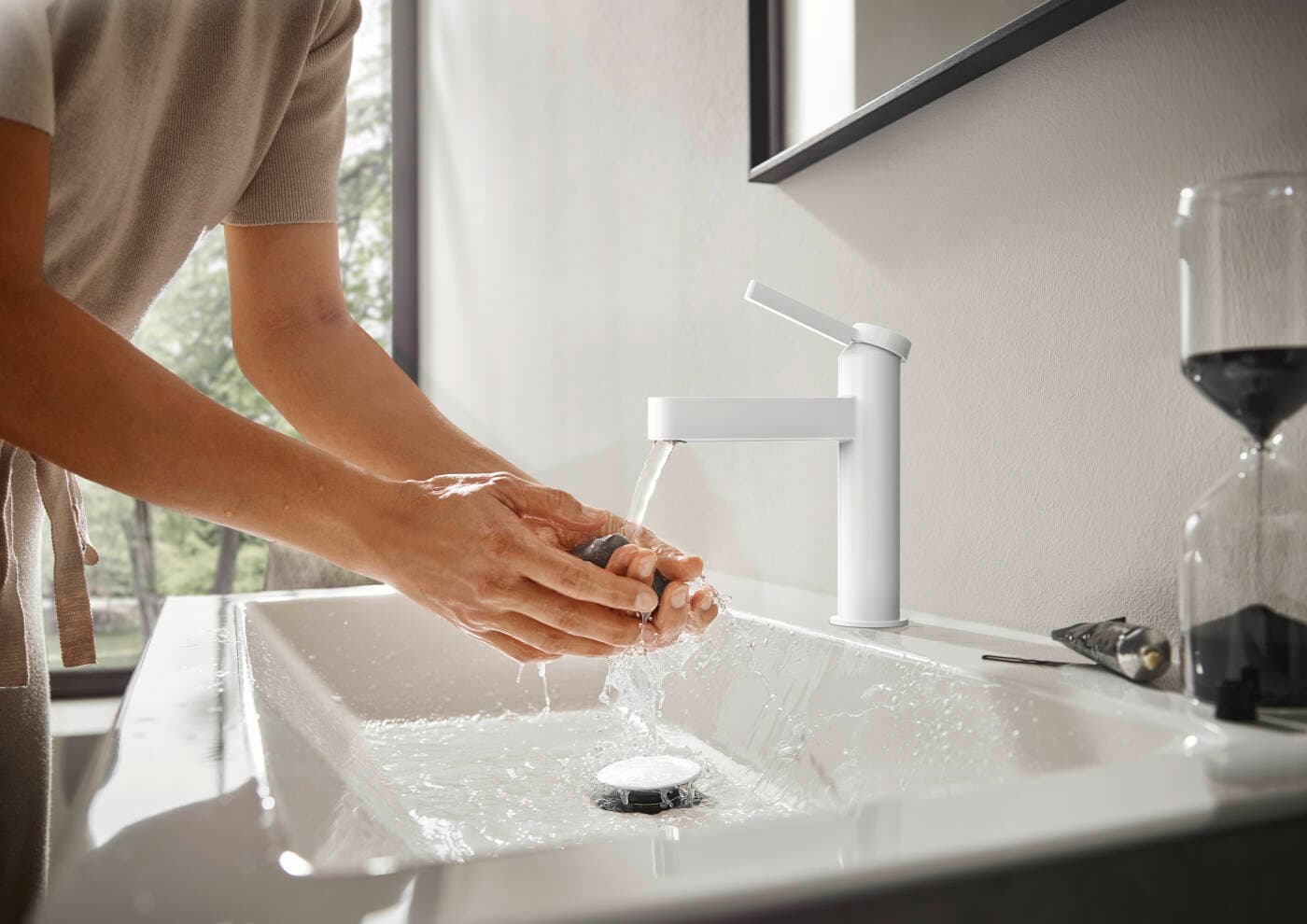 Mitigeur de lavabo Hansgrohe Finoris 110 CoolStart avec bonde push-open en blanc mat - vue 4