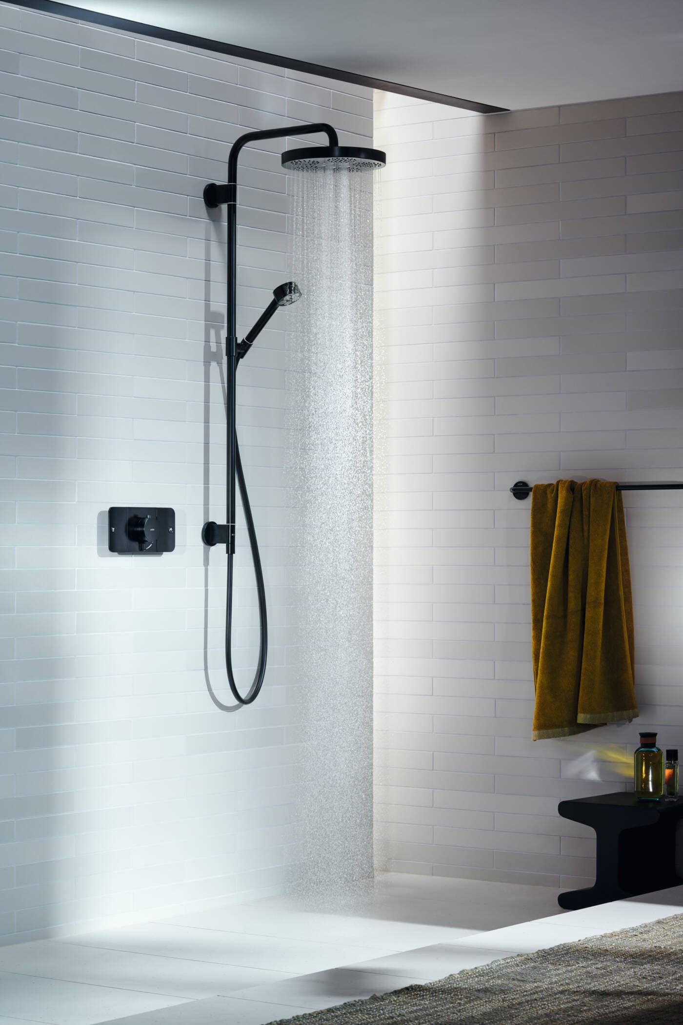Module thermostatique encastré AXOR One avec 2 fonctions en noir mat - vue 3