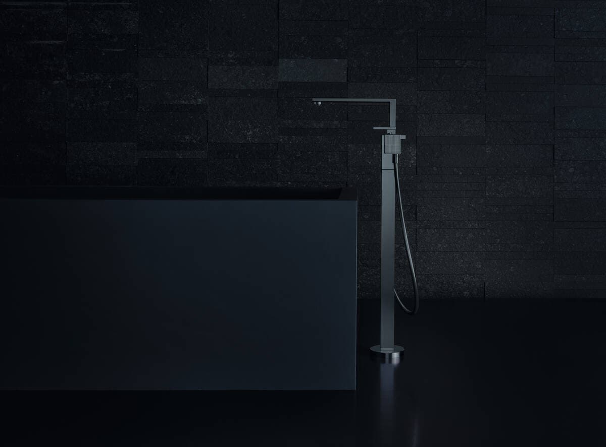 Mitigeur de bain / douche Axor Edge coupe diamant pour montage au sol en noir chromé poli - vue 3
