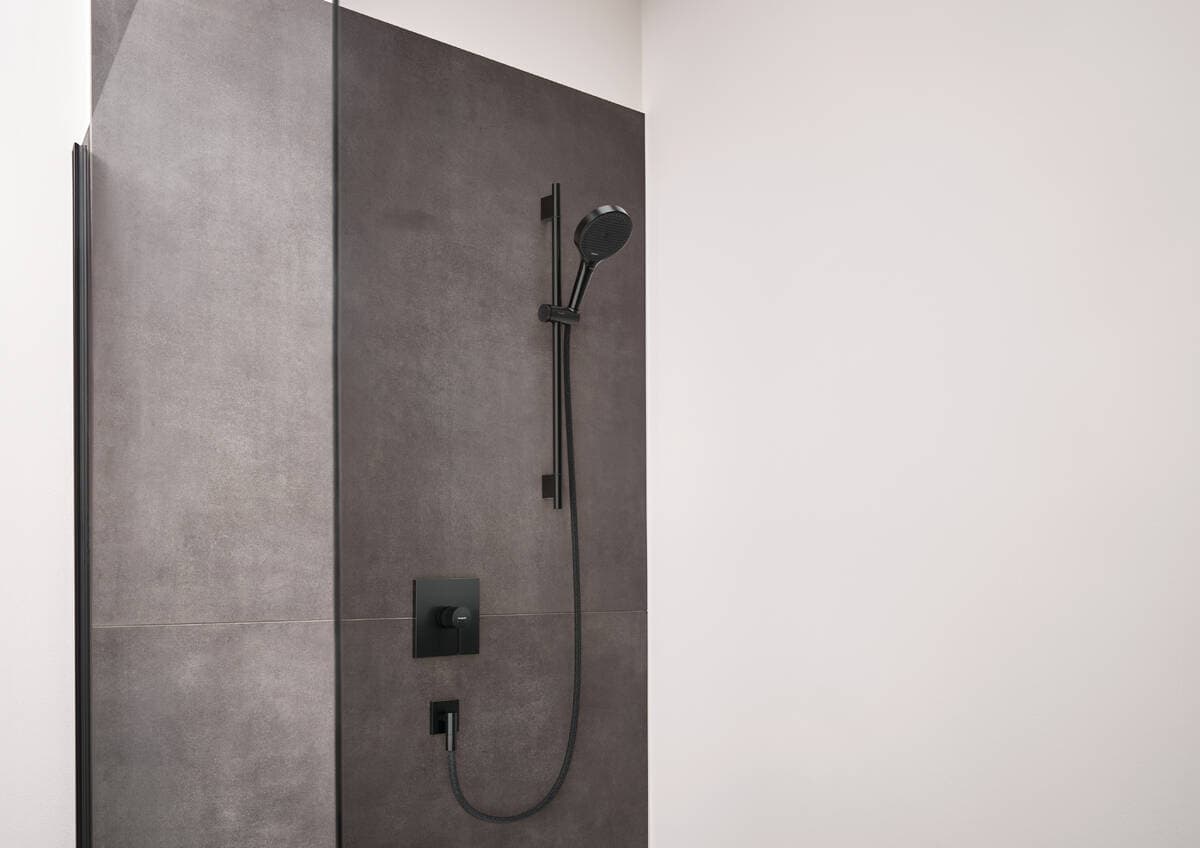 Set de finition pour mitigeur de douche encastré Hansgrohe Finoris en noir chromé brossé - vue 3