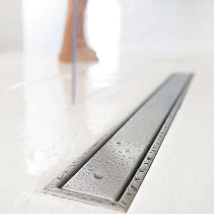 Canivelle de douche Wirquin Venisio Expert 70 cm avec grille réversible prêt à carreler ou en acier inoxydable brossé - débit d'évacuation 79 L/min